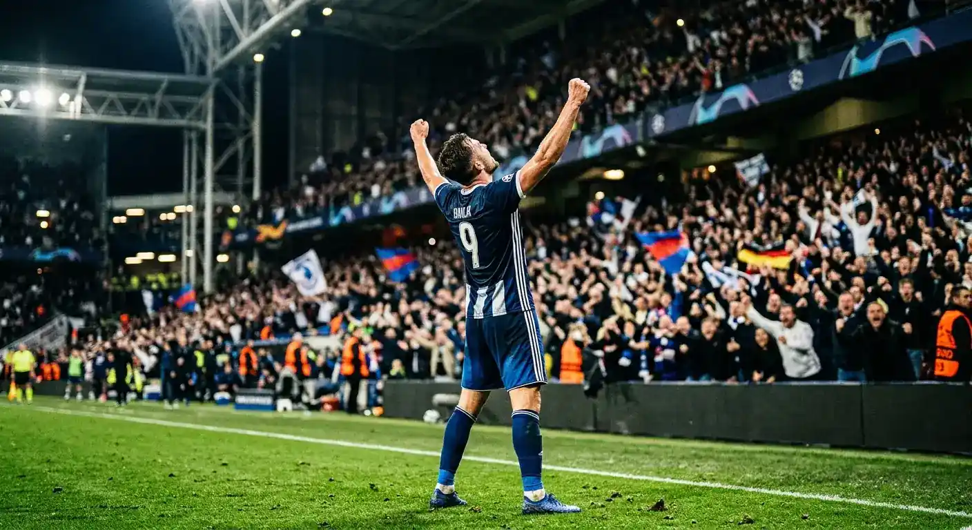 Jugador de fútbol celebrando un gol decisivo ante una grada eufórica en un estadio del Mundial 2026 por la noche